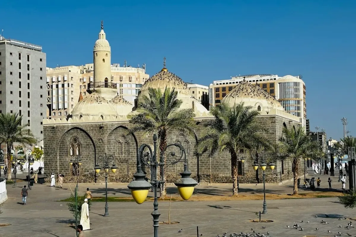 Top 7 Experiences to Enjoy at Al Manakha Square
