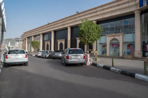 A Local's Guide to Sultanah Road in Madinah