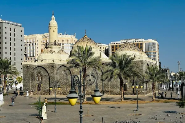 Top 7 Experiences to Enjoy at Al Manakha Square